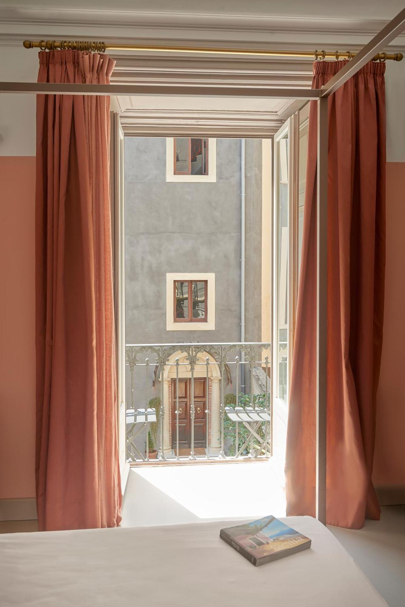 Апартаменты Palazzo Scammacca Катания Экстерьер фото
